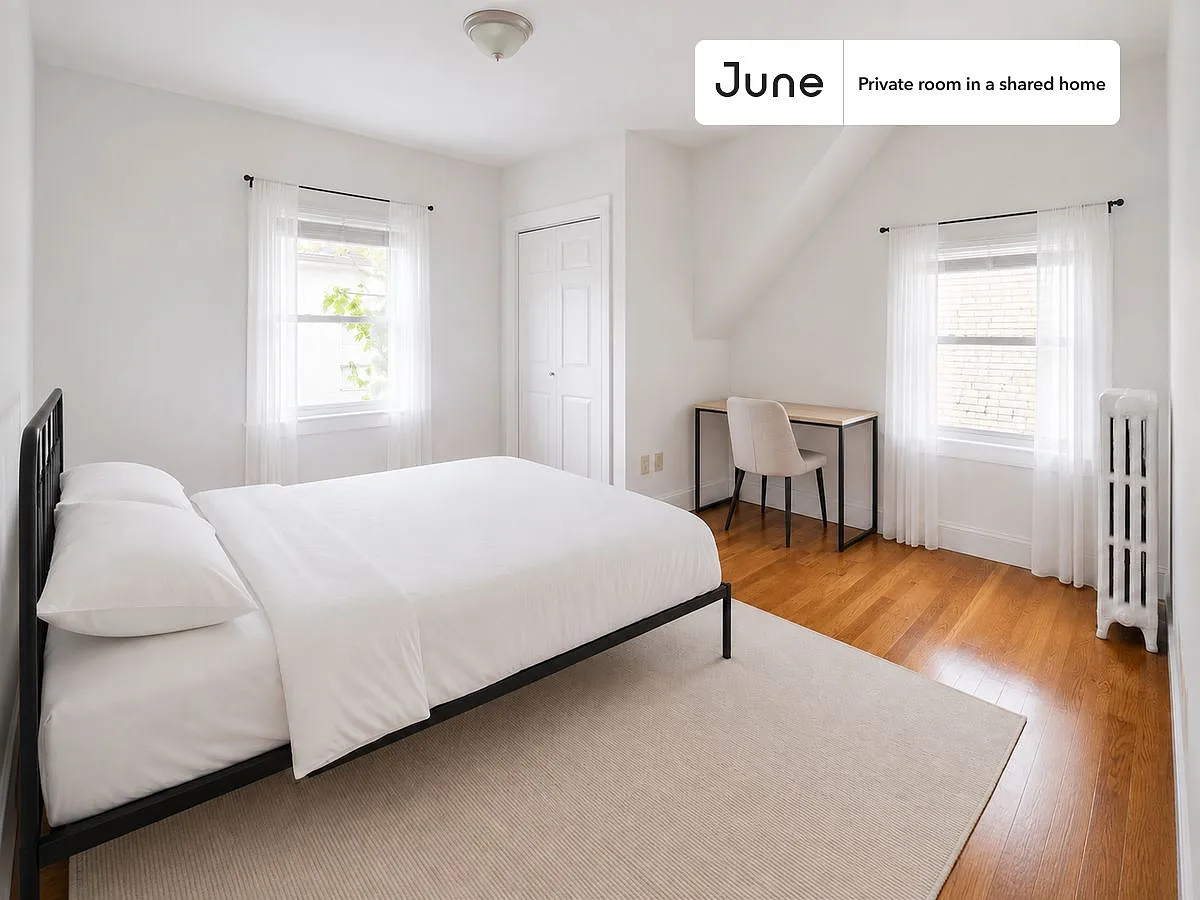 Full bedroom in 7 bed/2 bath home in Brighton #1517 F — Photo 1