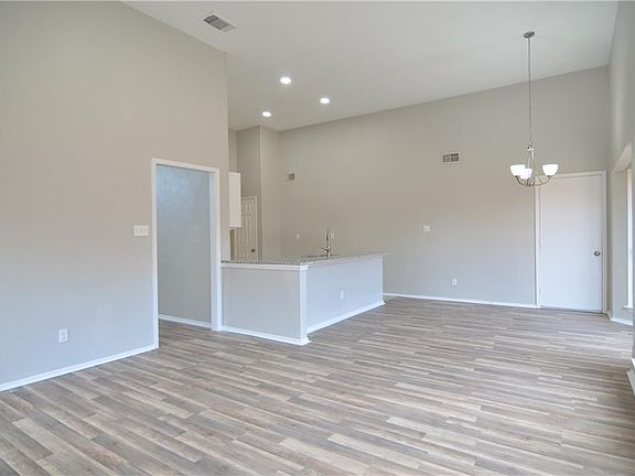 4th image of 4219 Arbor Creek Dr