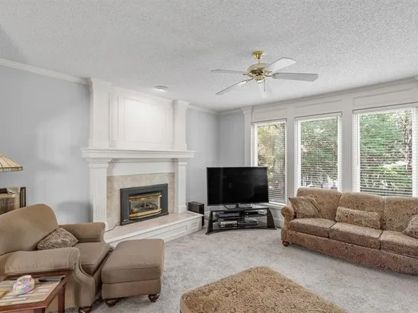 18956 W 117th Ter, Olathe, KS 66061