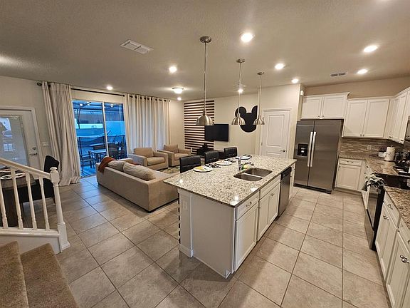 3rd image of 3942 Lana Ave