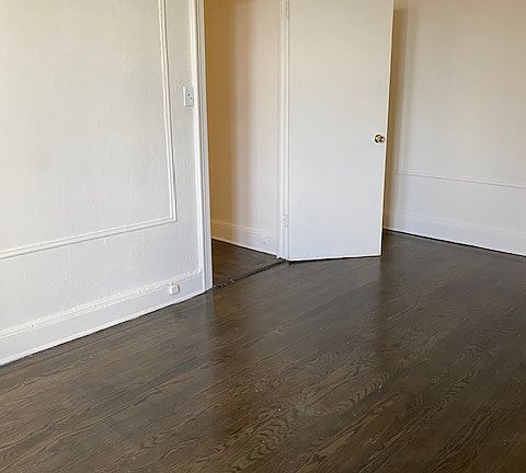 5th image of 43-33 46th St #E10