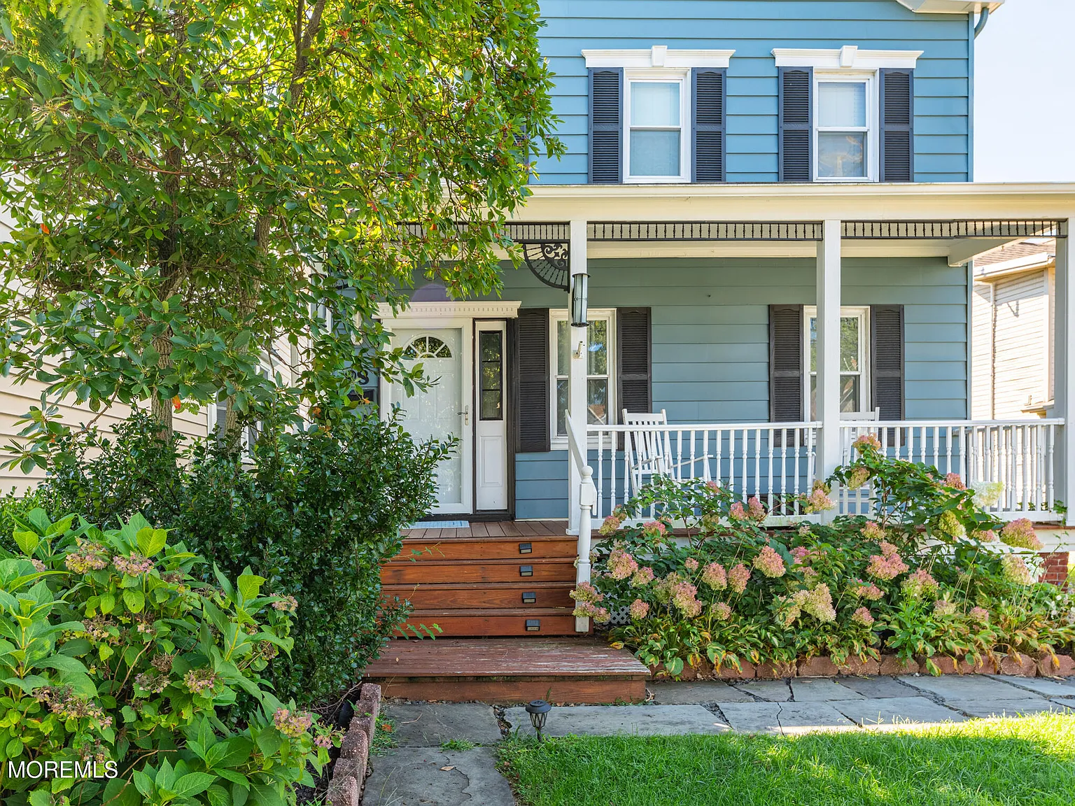 2 bed, 1.5 bath, 1276 sqft, $3,900 — Photo 2