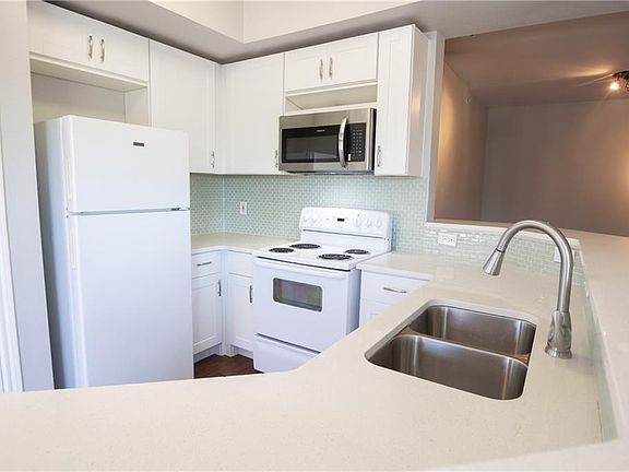 5th image of 2320 Gracy Farms Ln APT 733