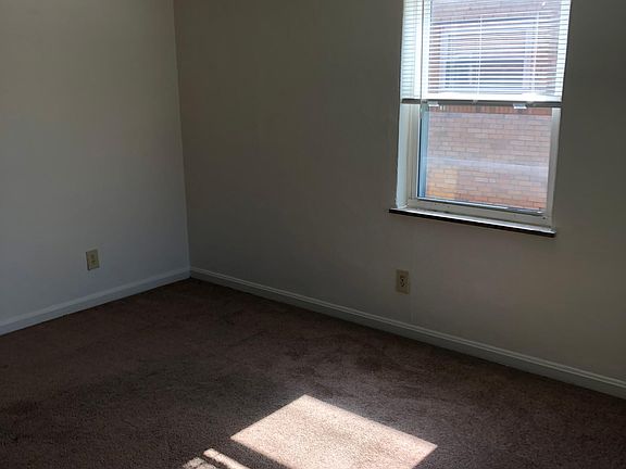 2nd image of 4330 Oakwood Ave #3