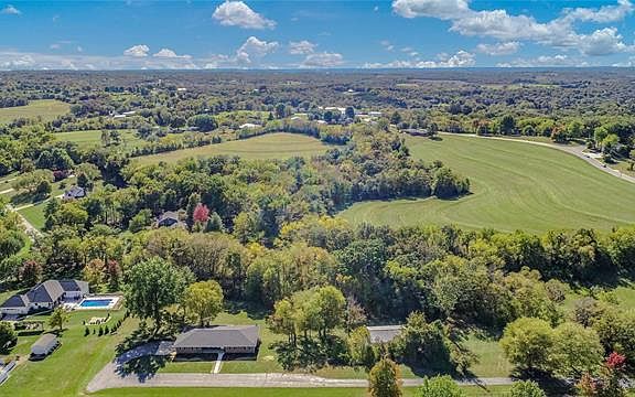 5th image of 6440 Meadowlake Dr