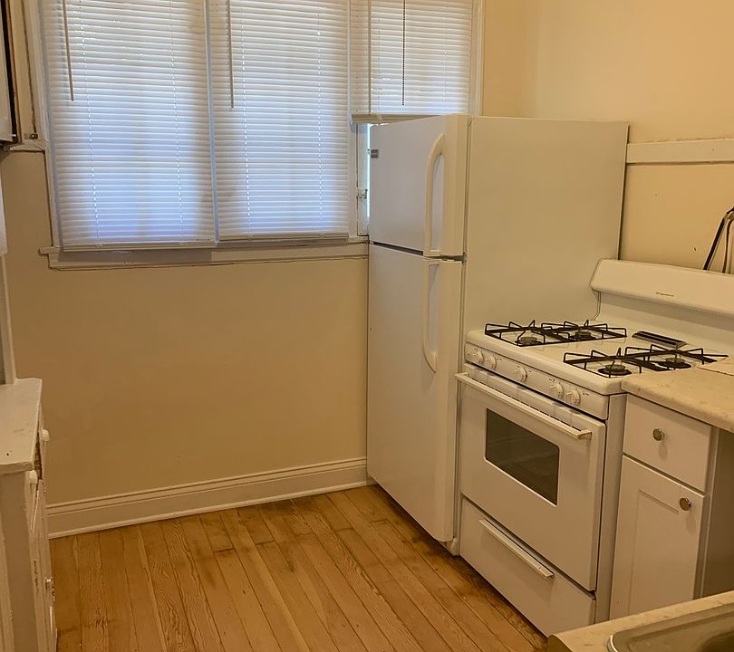 2nd image of 7522 N Hoyne Ave APT Gm