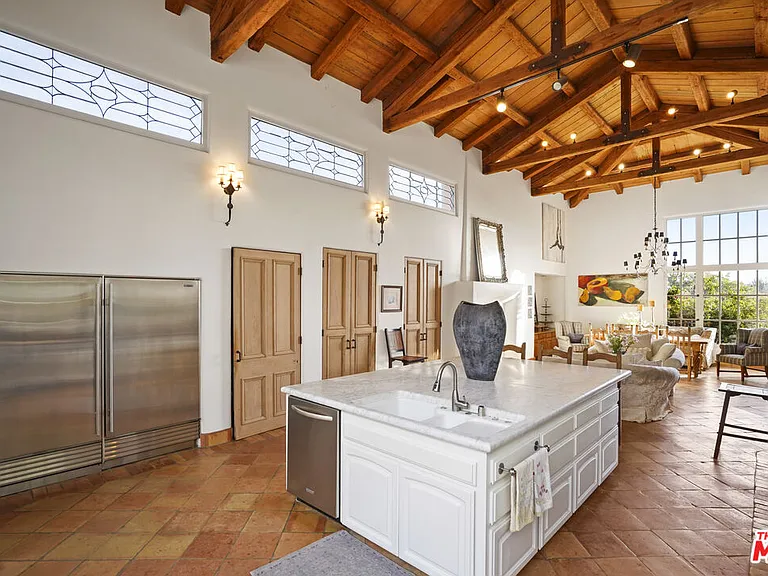 7332 Birdview Ave — Photo 8