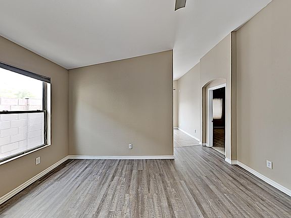 2nd image of 121 S 110th Pl