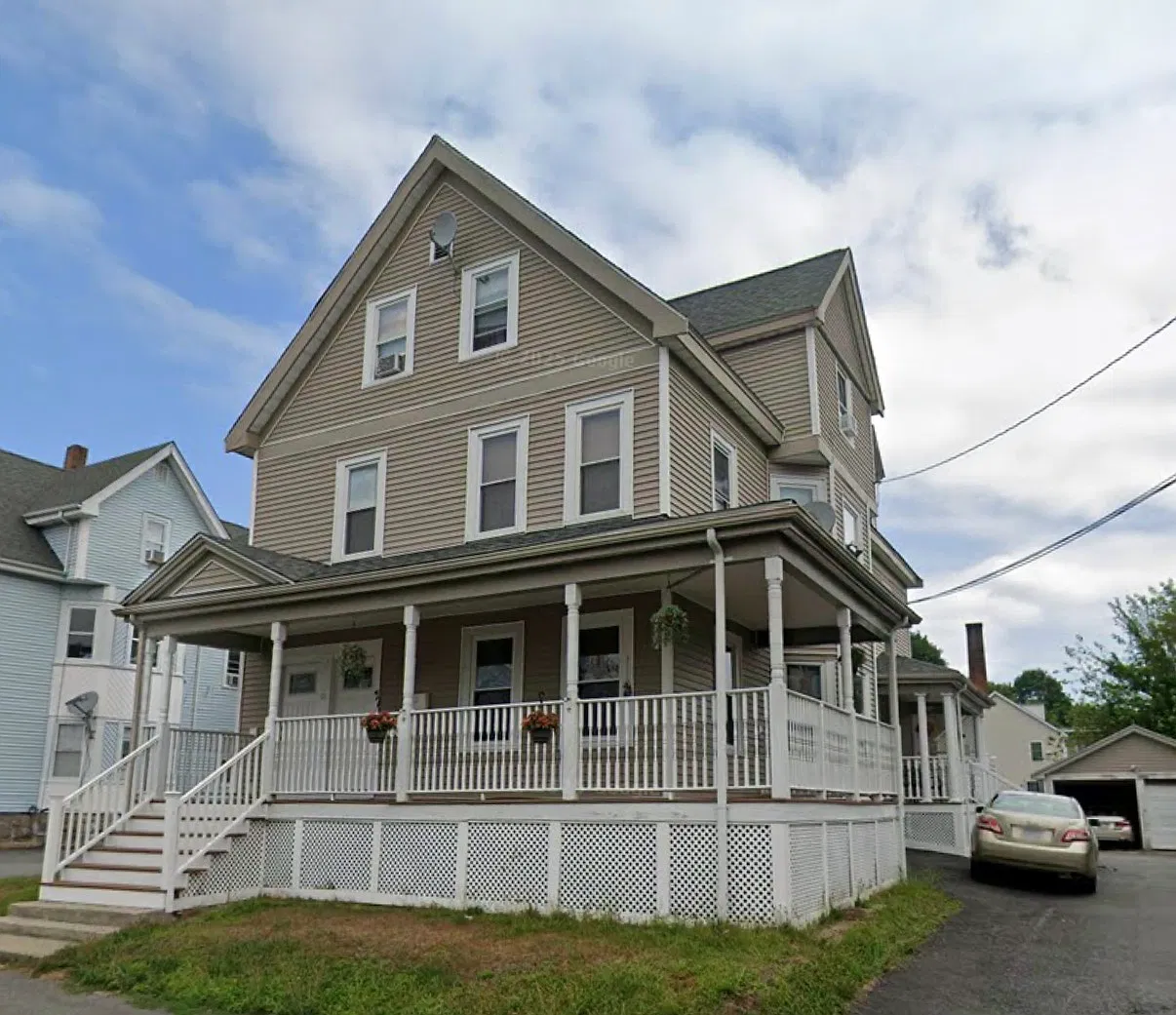 4 bed, $2,200 — Photo 1