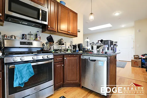 549 Washington St Photo 1