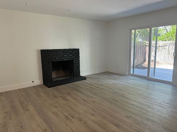 5th image of 675 E Fox Ct