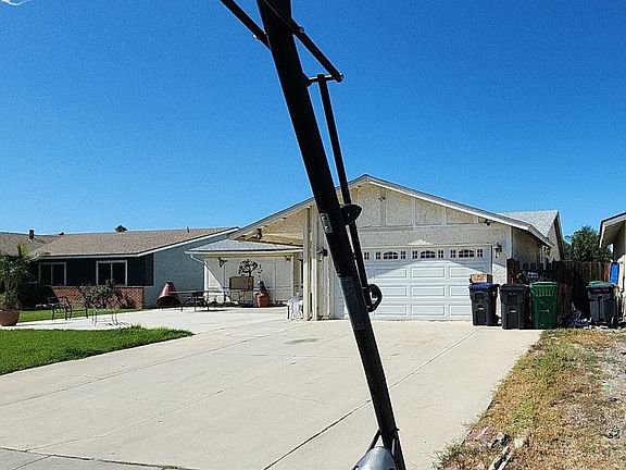 2nd image of 14837 Cliffrose Ct
