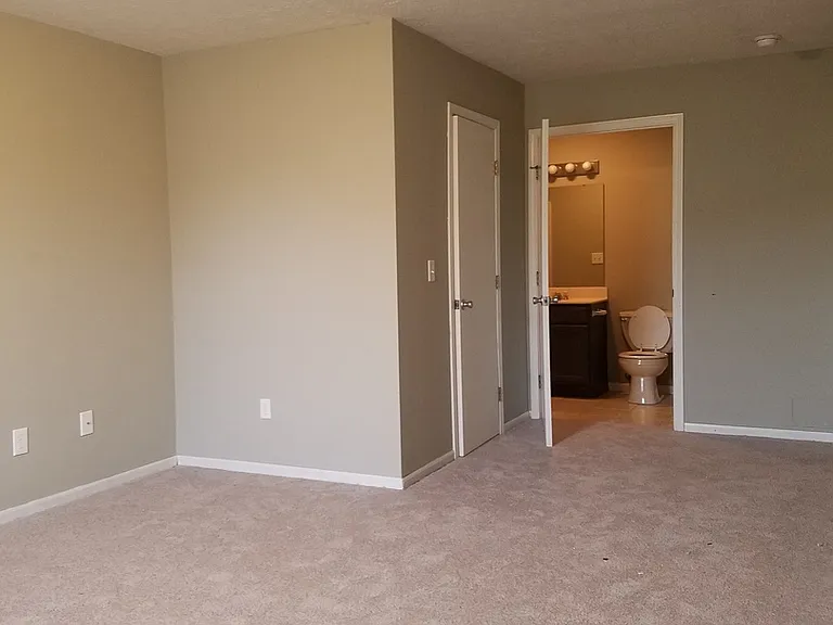 80 Bridgewater Ct — Photo 34