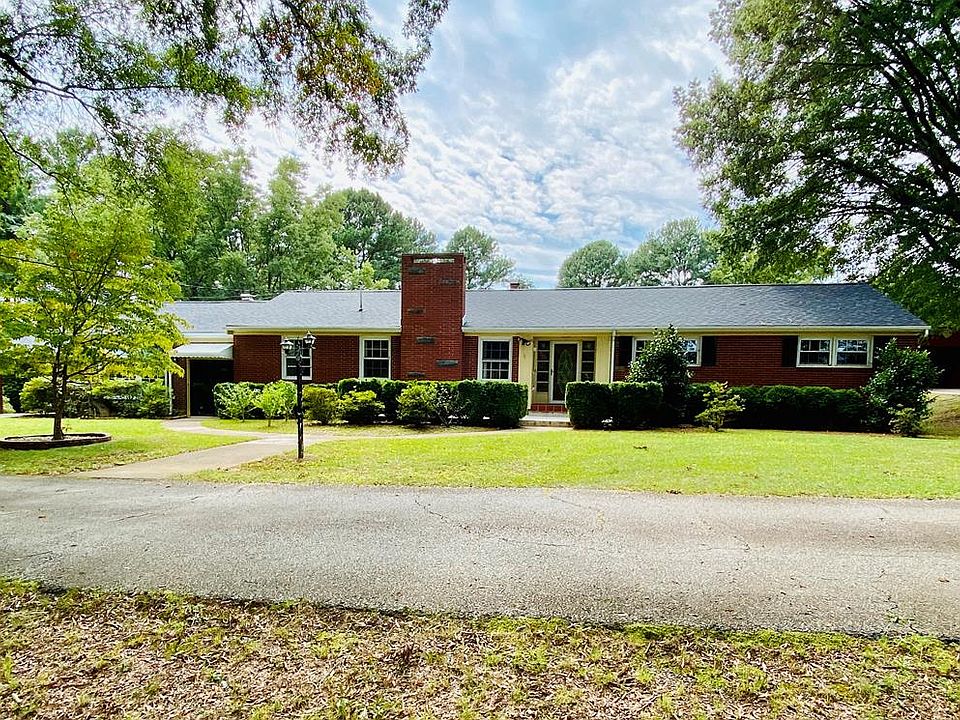 1st image of 412 Country Ln
