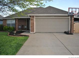 19414 E 37th St S, Broken Arrow, OK 74014