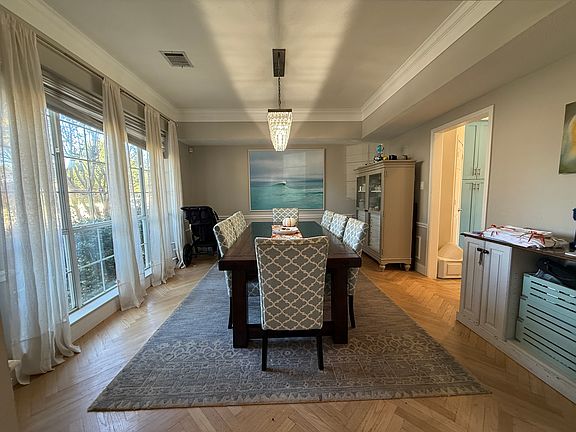 2nd image of 4010 Crestwood Dr