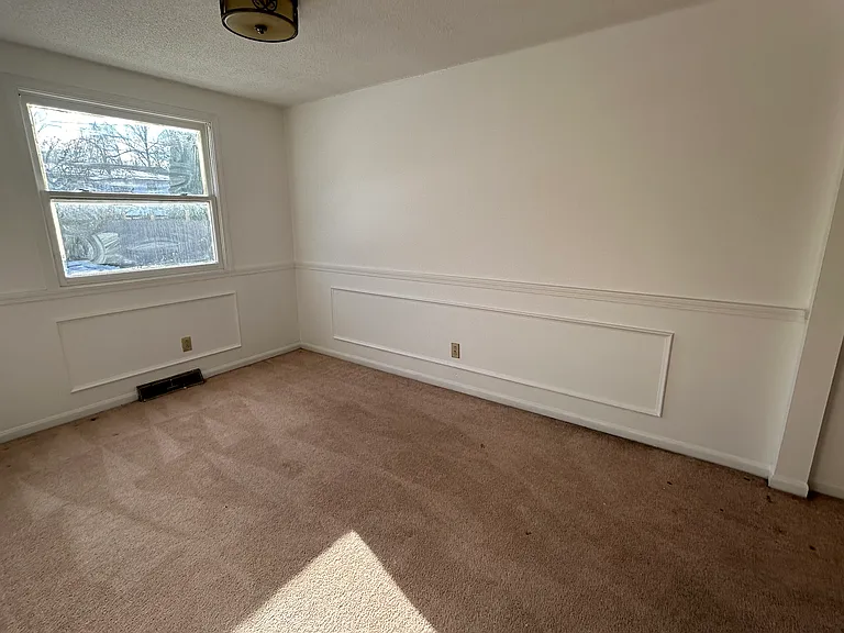 205 Berehaven Dr — Photo 4