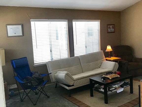 3rd image of 306 Los Encinos St
