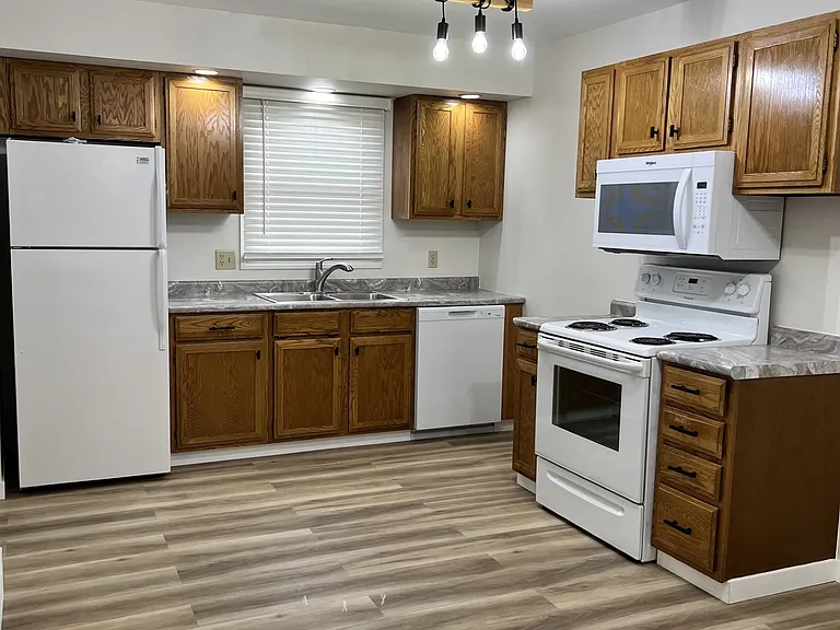 916 S 16th St — Photo 3