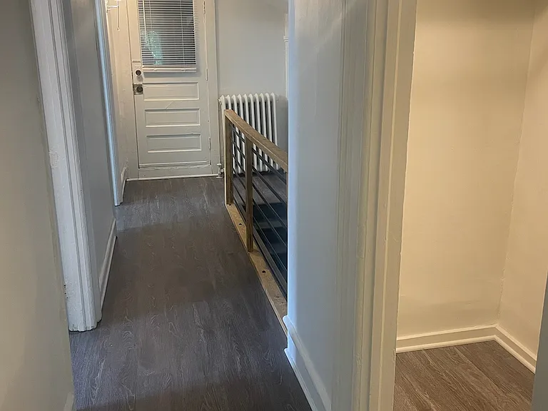 212 Ferris St #1/2 — Photo 8