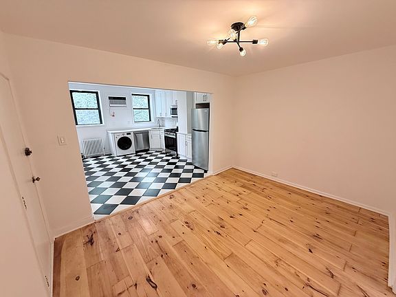 3rd image of 506 President St #2