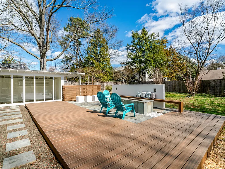 1012 Croton Dr — Photo 18