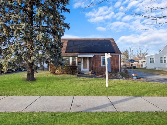 8 Macarthur Dr, Northlake, IL 60164