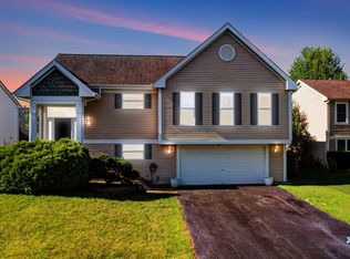 554 Foxford Rd, Bartlett, IL 60103