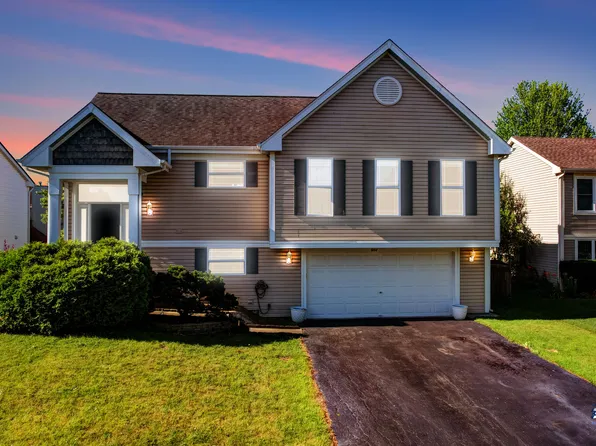 554 Foxford Rd, Bartlett, IL 60103