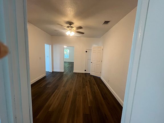 4th image of 115 Hickman St