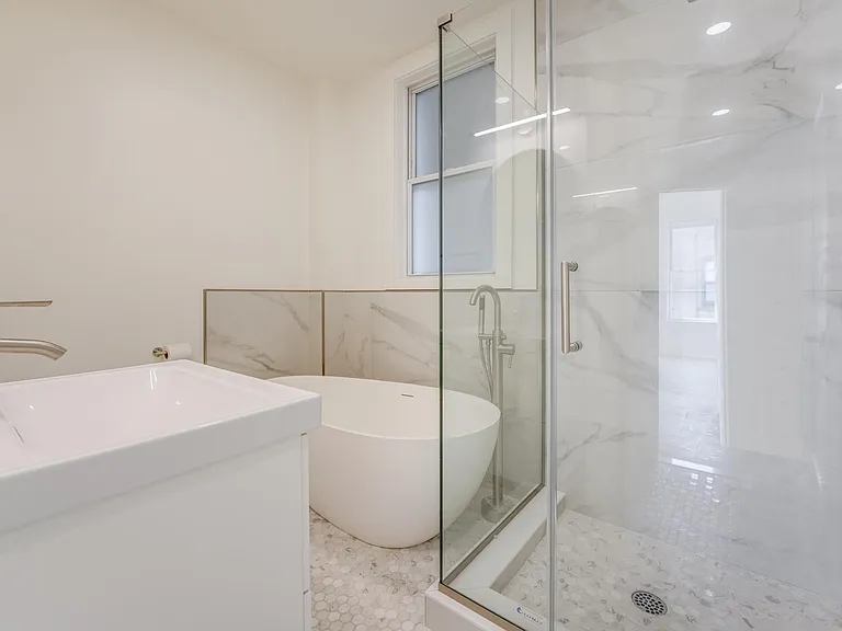 26 46th St #2 — Photo 3