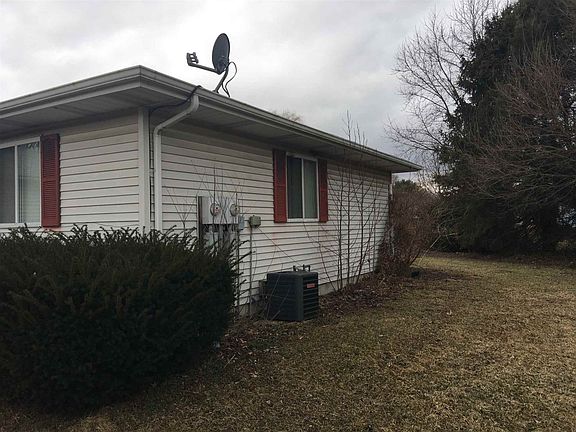 5th image of 923 Sprucewood Ln