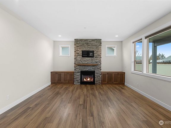 5th image of 2269 Brinley Court