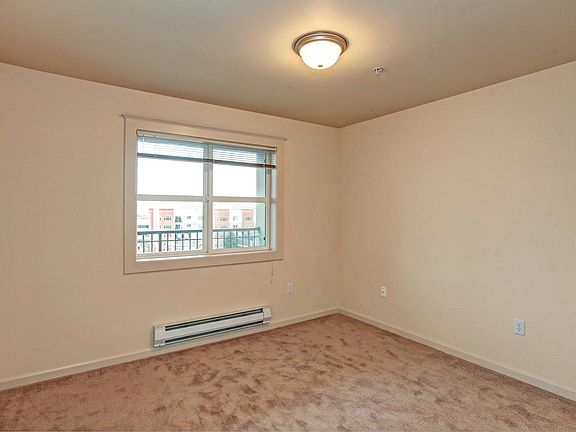 5th image of 326 Queen Anne Ave N APT 501