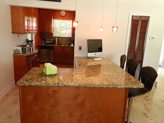 Foyer/Bar