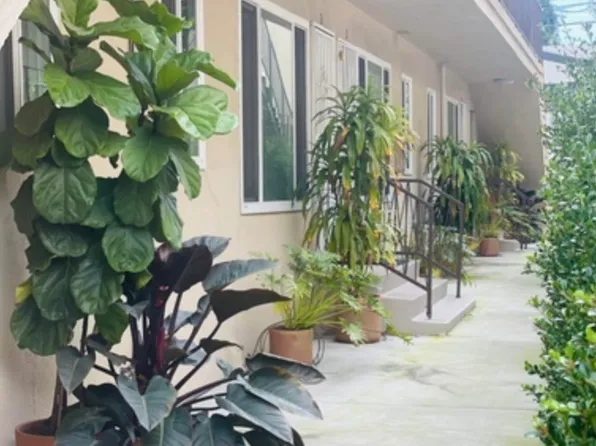 1047 N Ogden Dr APT 2, Los Angeles, CA 90046