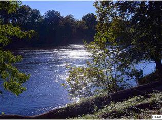 9750 Hatton Ferry Rd, Scottsville, VA 24590