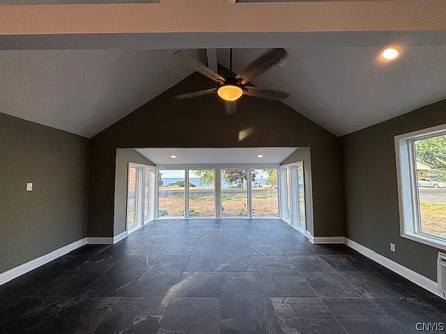 7438 Lakeshore Rd — Photo 10