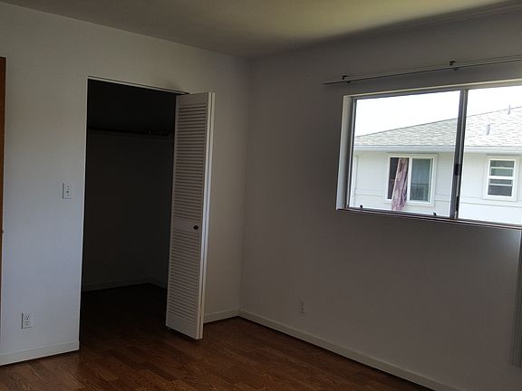 1st bedroom with walk in closet