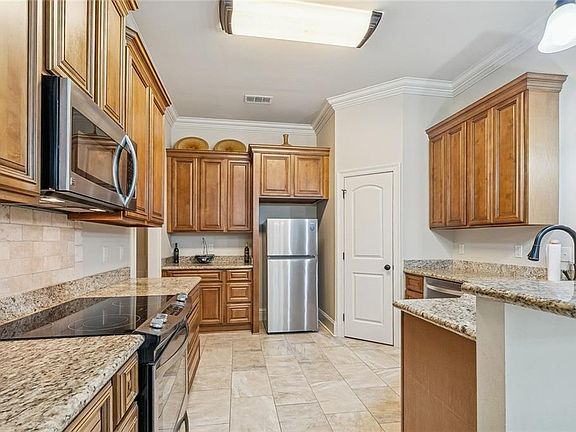5th image of 13394 Riverlake Dr