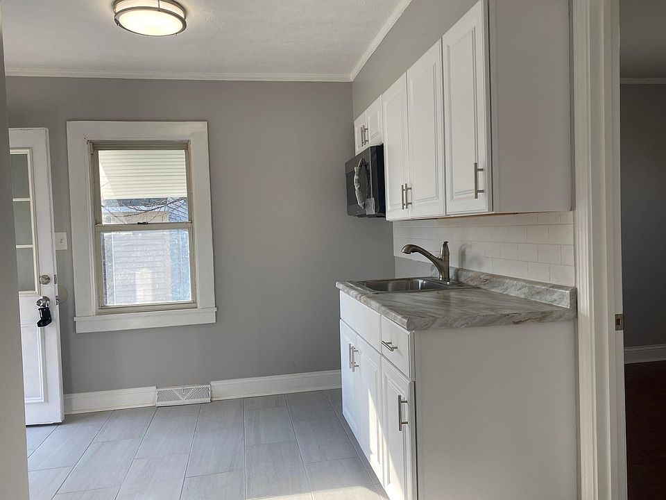 1st image of 19350 Locherie Ave
