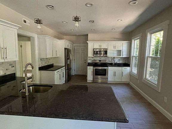5th image of 224 W Rock Ave Unit 1