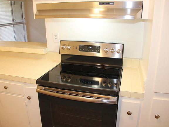 5th image of 17035 Yukon Ave #107