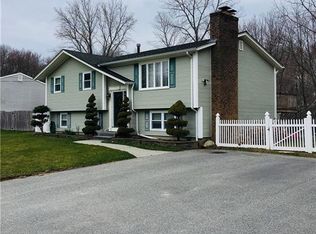 15 Sycamore Dr, West Warwick, RI 02893