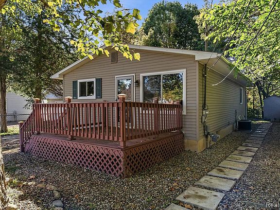 5th image of 120 E Naldrette St