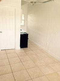 2nd image of 419 SW 2nd Ave