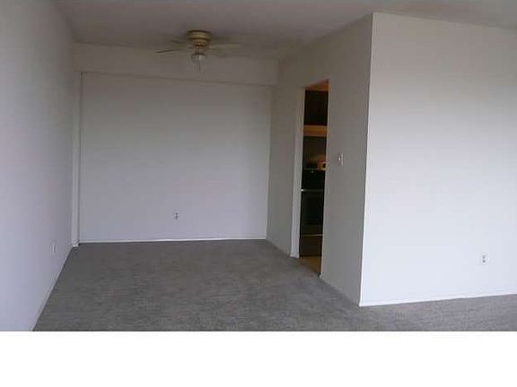 4th image of 27710 Valley Run Dr