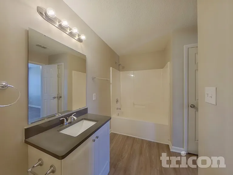 340 Peachtree Rd — Photo 10