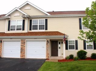1657 W Chrysler Dr, Belvidere, IL 61008