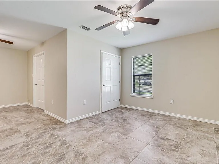 2111 E Lott Ave — Photo 25